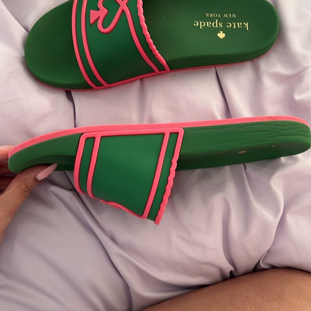 Kate Spade Pool Slide - Picture 5 of 13